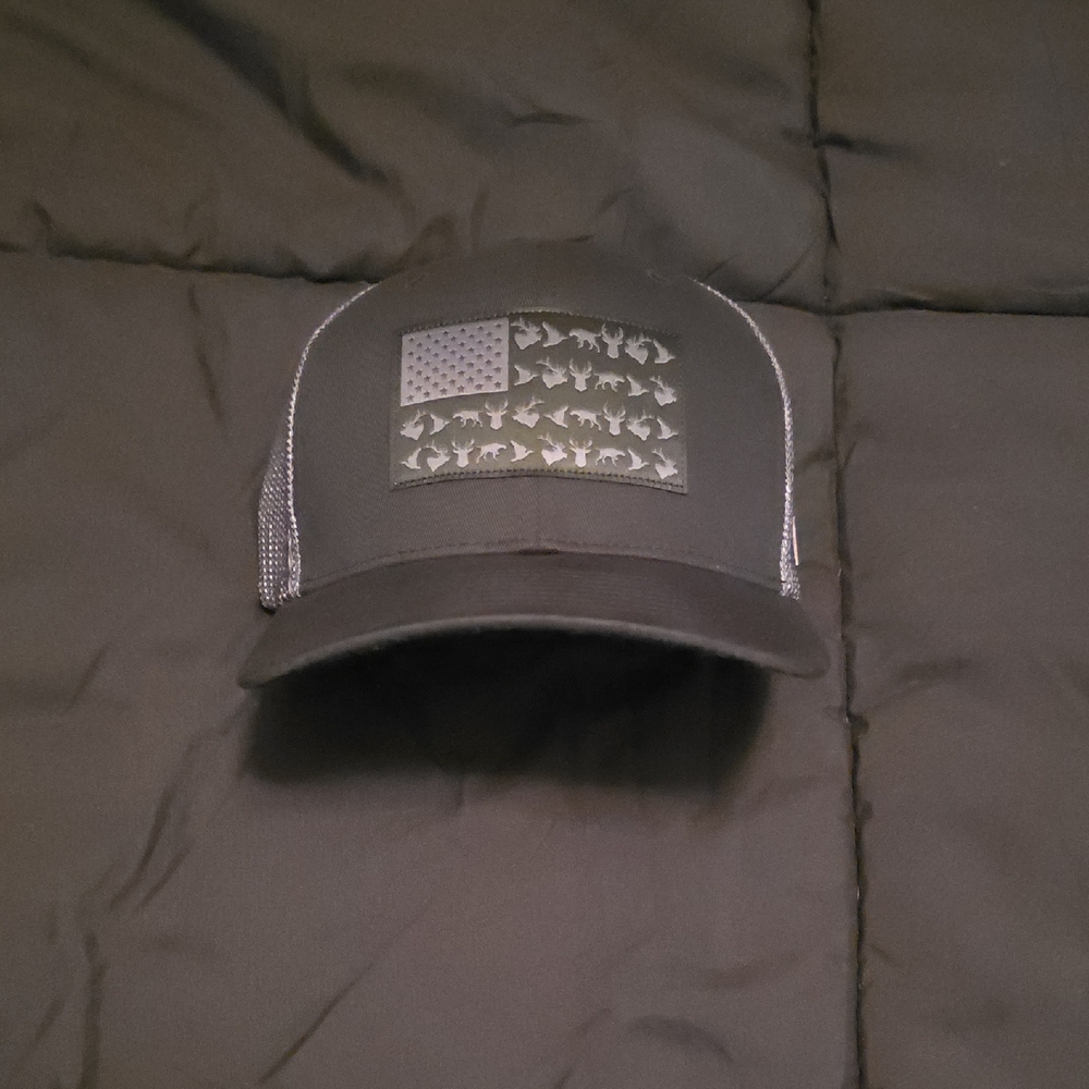 Colombia Gray Trucker Hat with Animal Flag Design